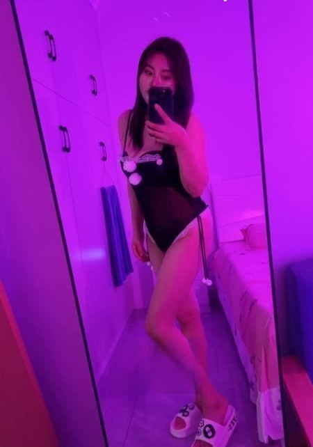 性感大胸妹子