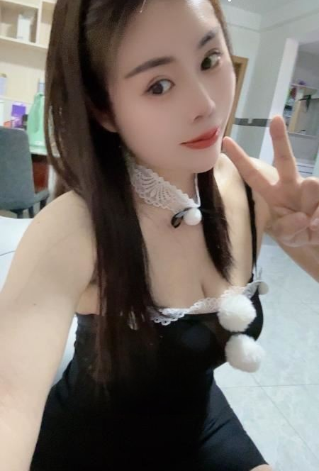 性感大胸妹子