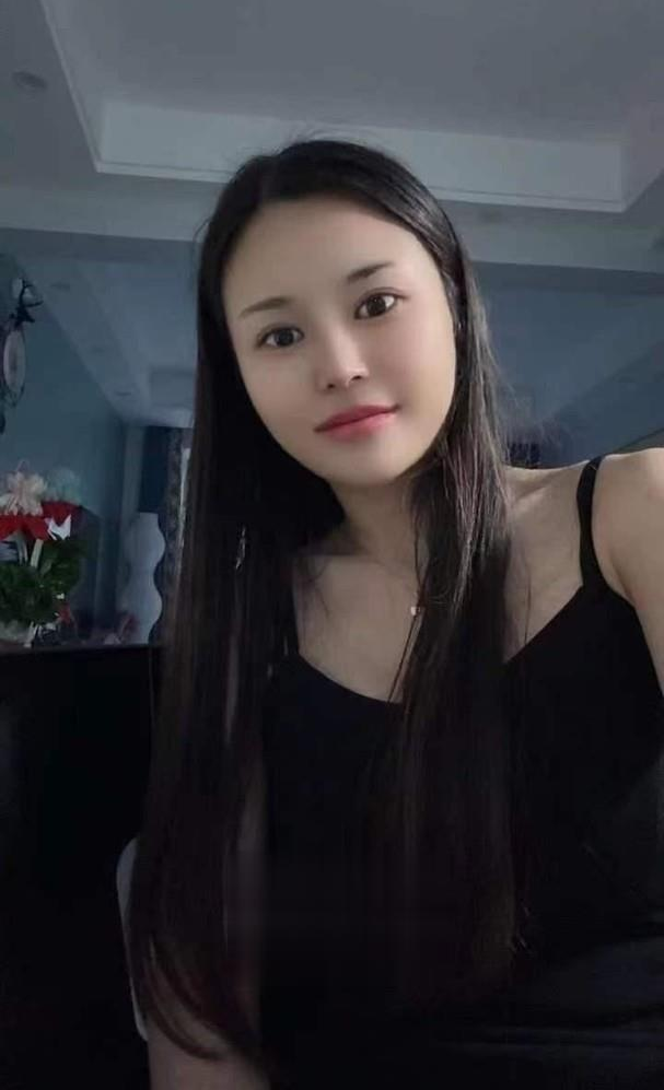 性感白嫩小姨子个人