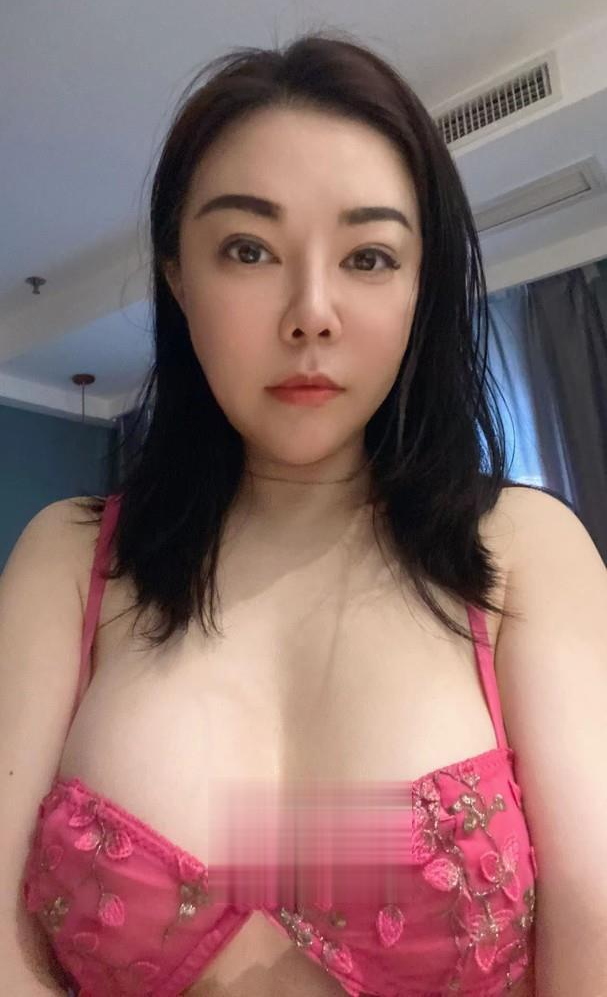新街口风骚大奶少妇