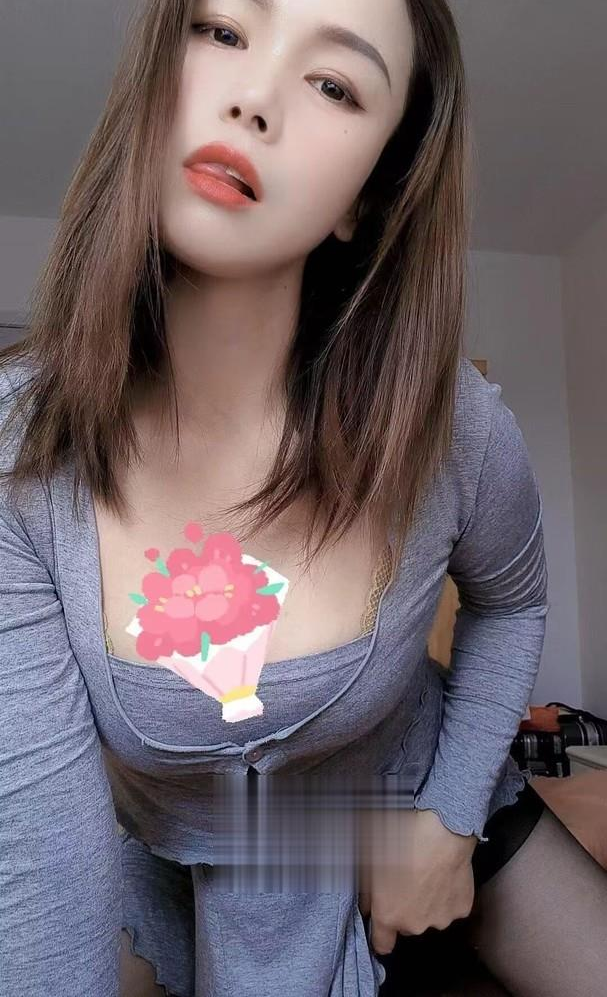 性感御姐妩媚诱人
