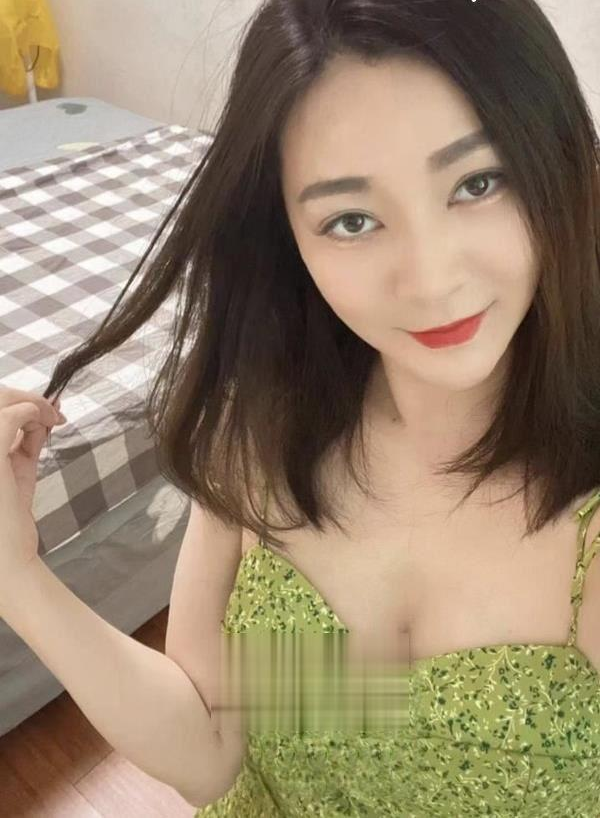 闵行大胸美女雅雅