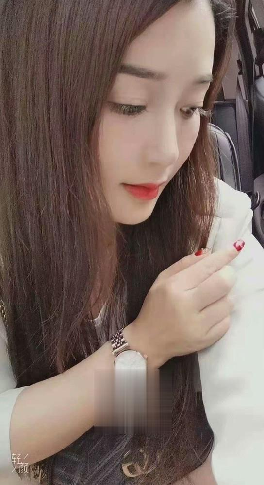 武汉挺漂亮大胸美女