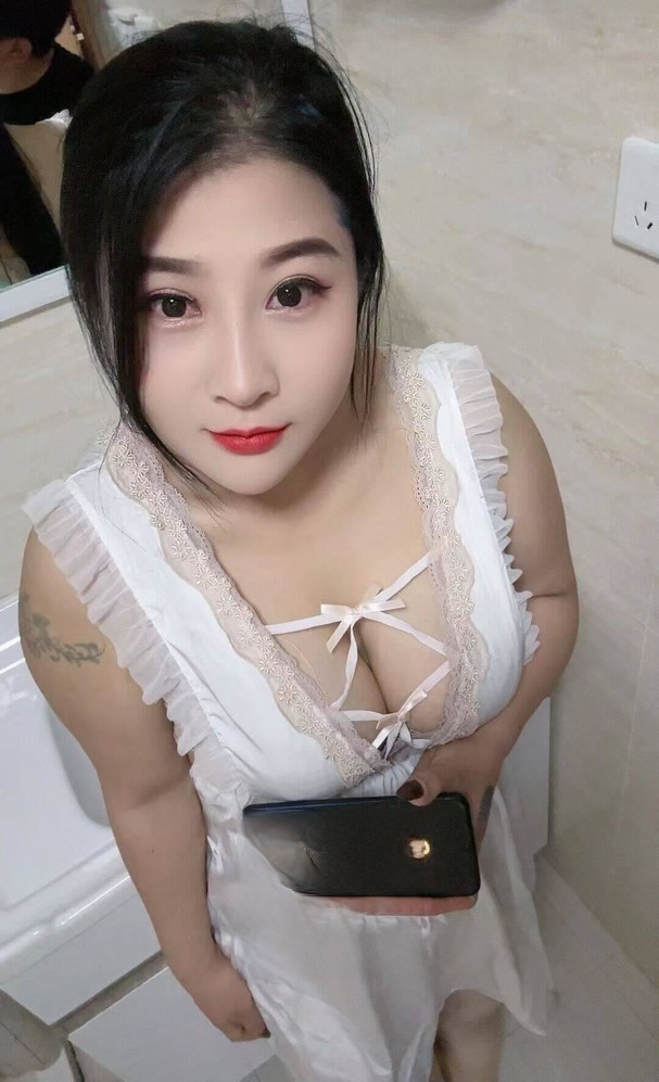 服务性小胖妹