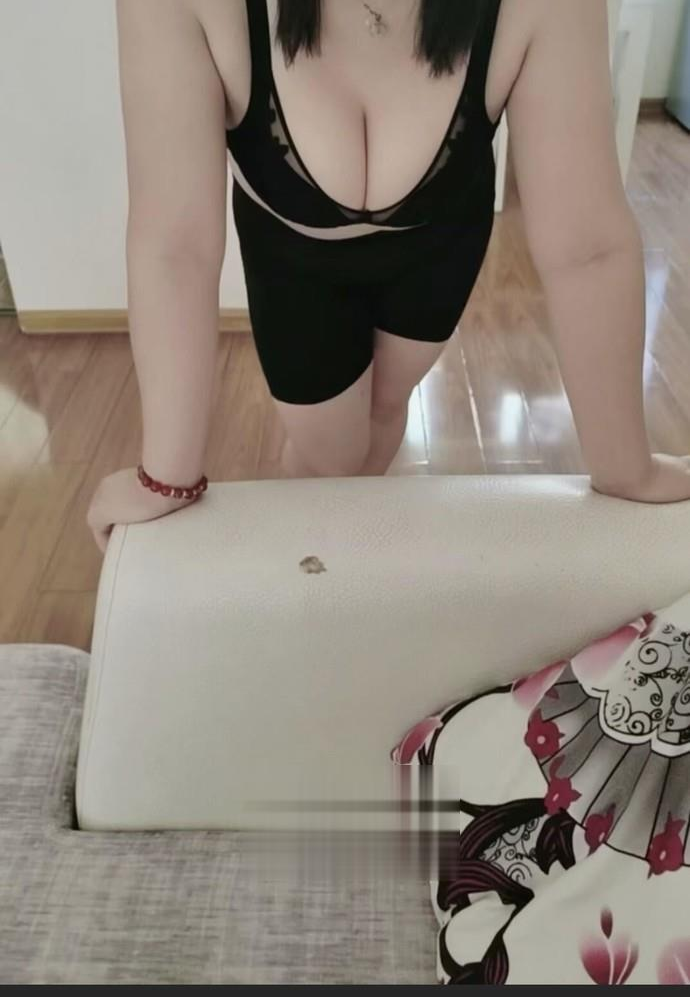 白云无套骚货