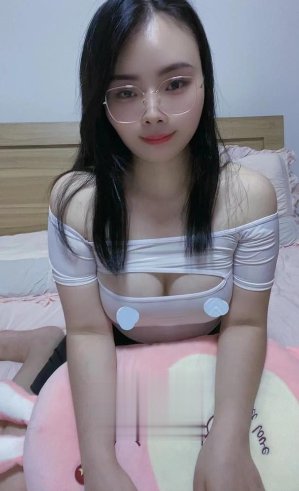 大奶子老手烟雨