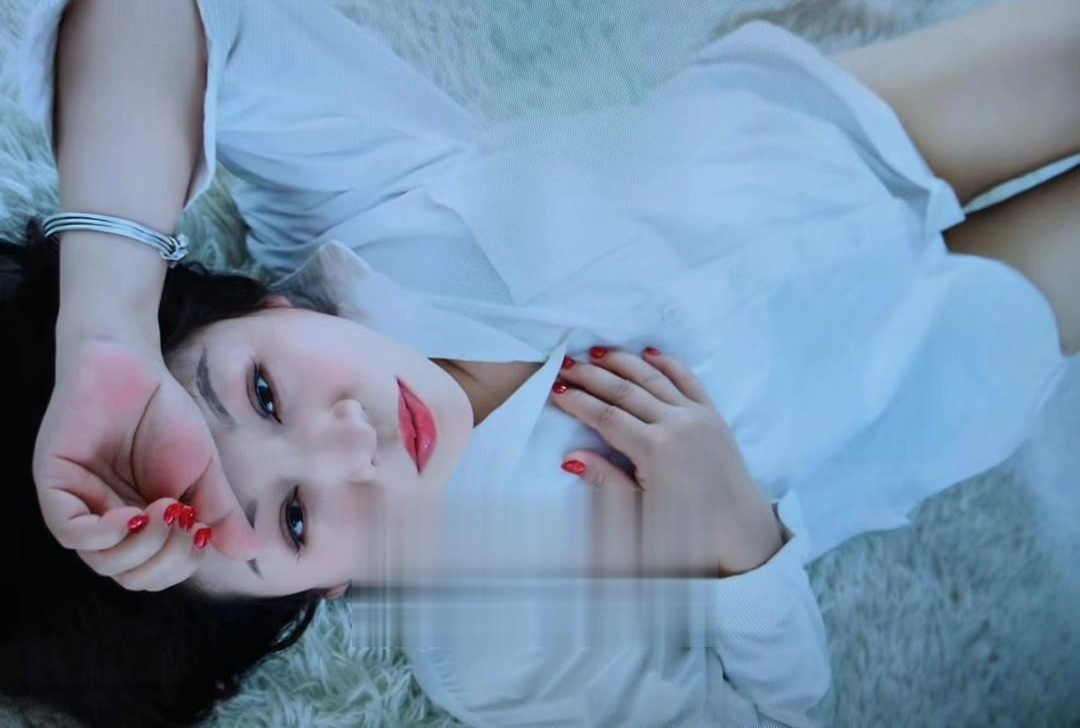 丰满迷人的骚妇