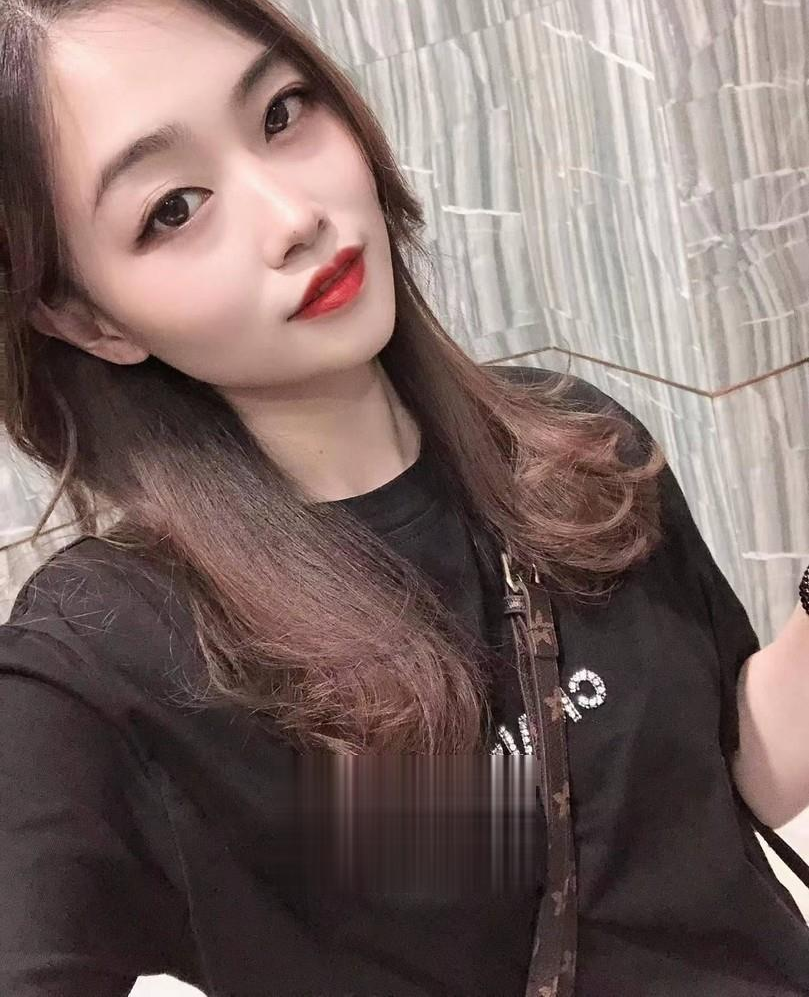 大长腿美女莉莉