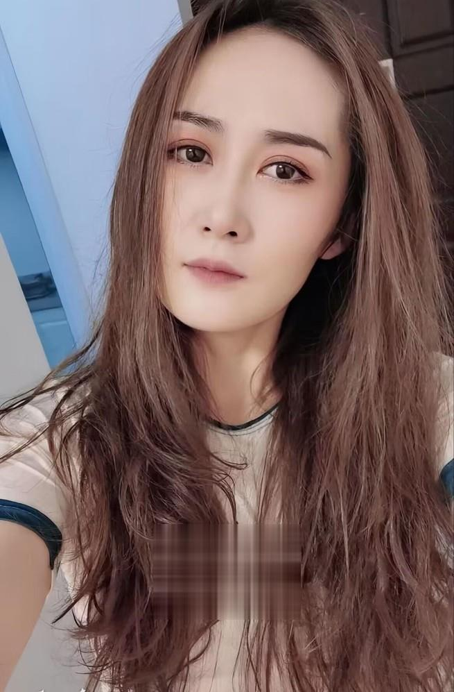 栖霞气质美女一枚