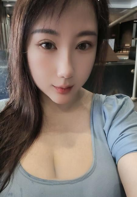 E杯大奶骚妇