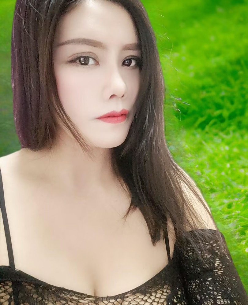 胸很大水多的少妇