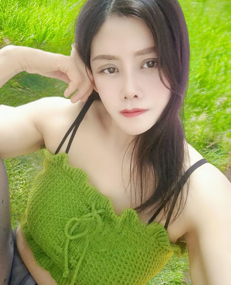 胸很大水多的少妇