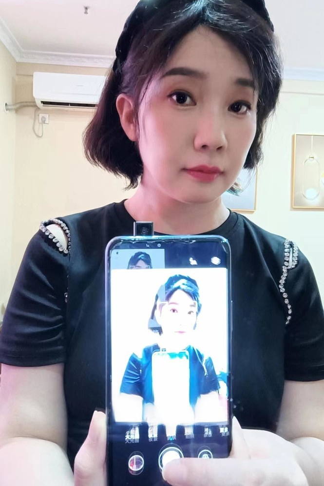 两张泻火少妇