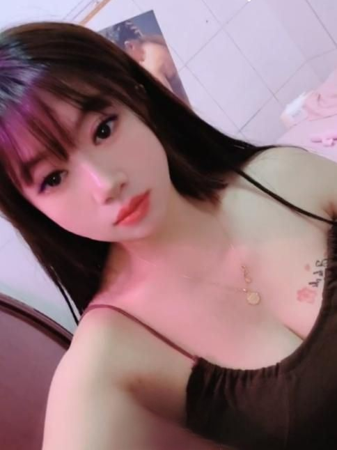 白云少妇琴