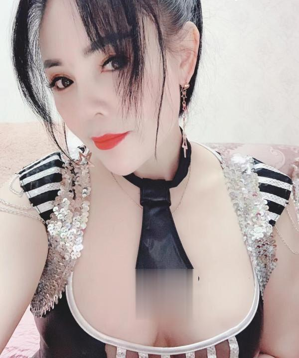 极品身材黑丝高跟女王