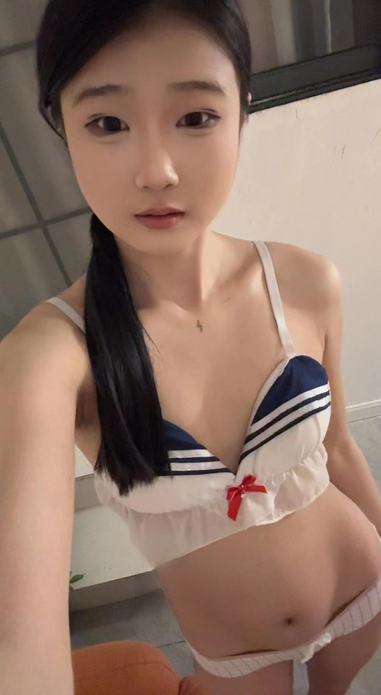 骨感小美女双双