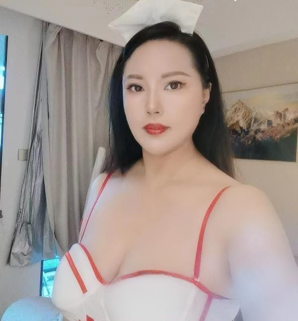 大肉臀妮妮