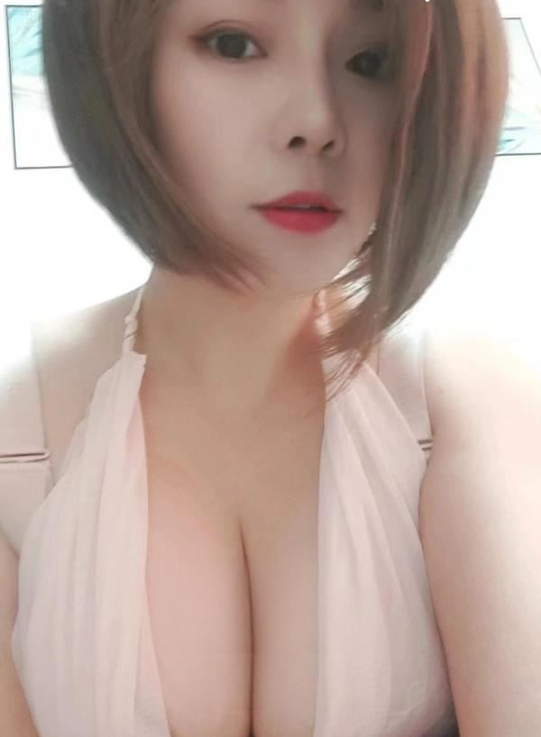 松江大奶子少妇