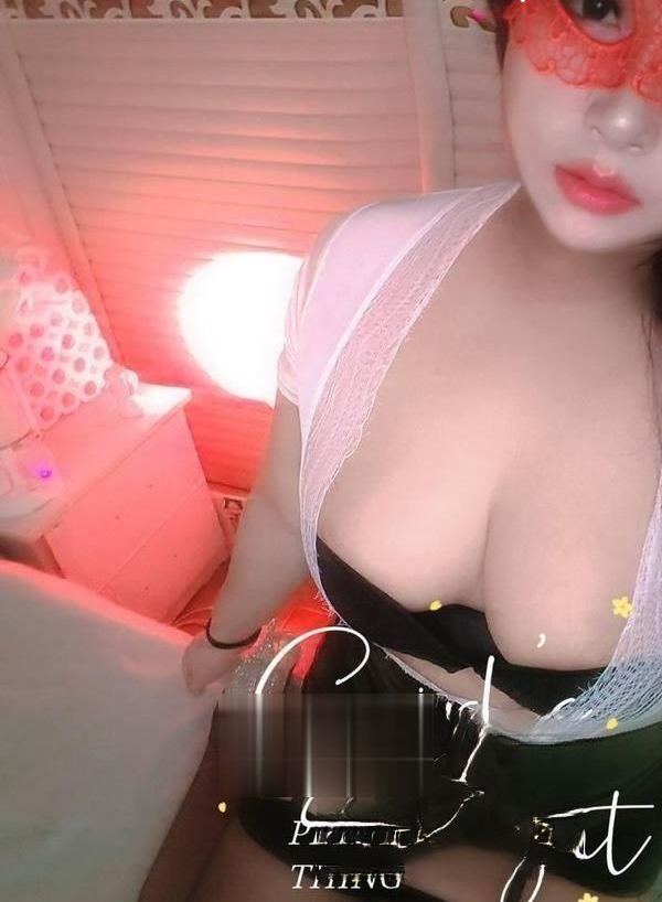 大奶妹子