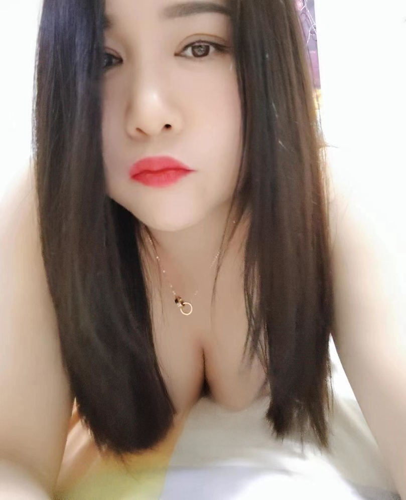 温柔圆润的川妹子