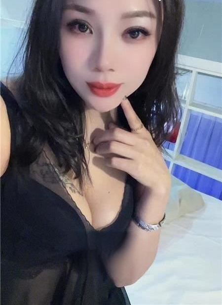 性感少妇颜值不错