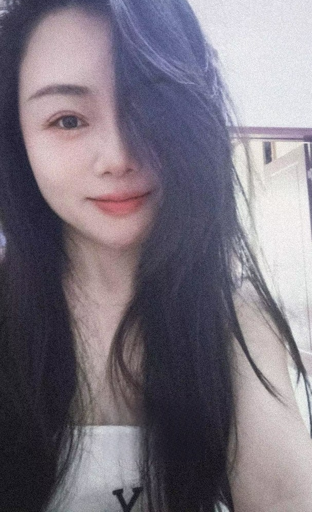 昆山小个子女生