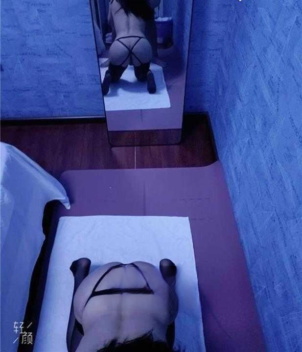 后入骚货小姐姐