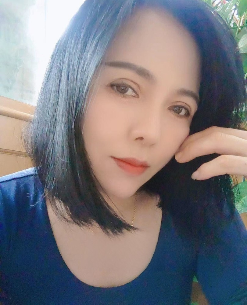 河东皮肤很白的四川少妇