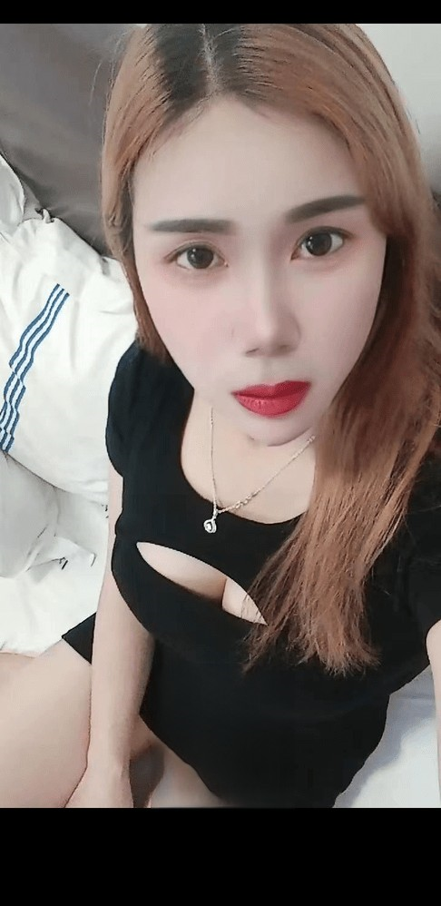 大胸骚浪小骚货