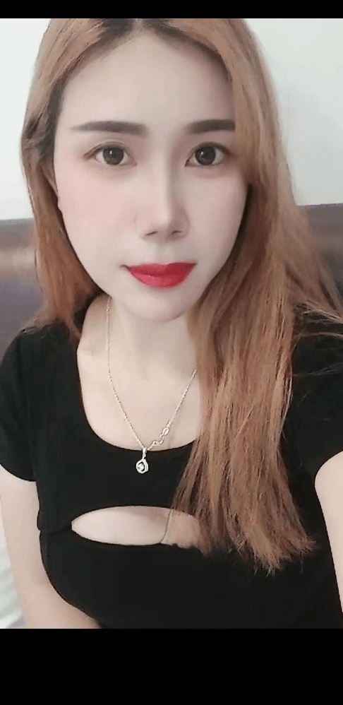 大胸骚浪小骚货