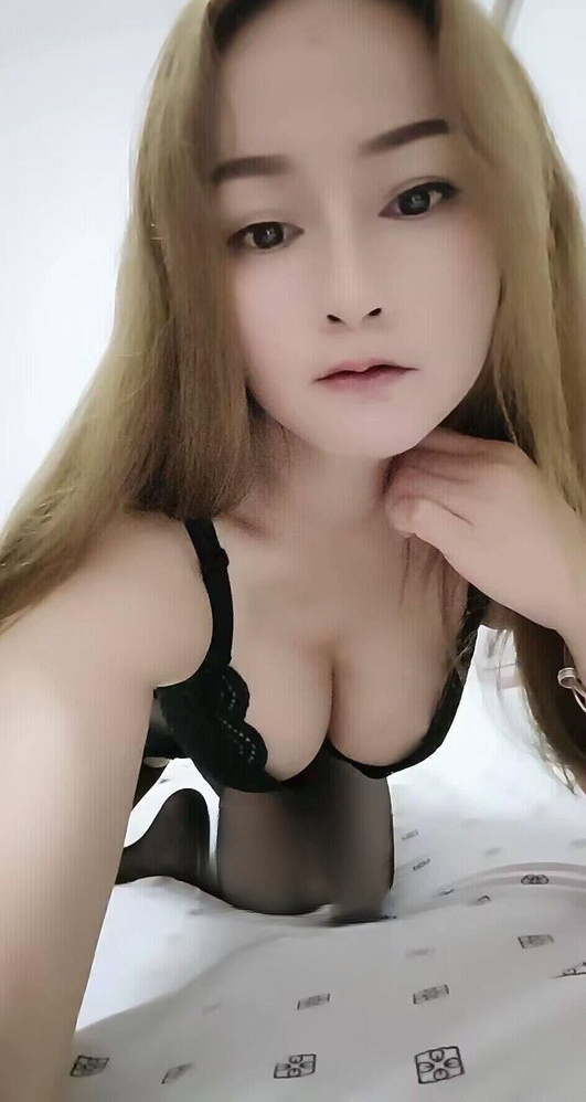 农业路童颜巨乳小姐姐