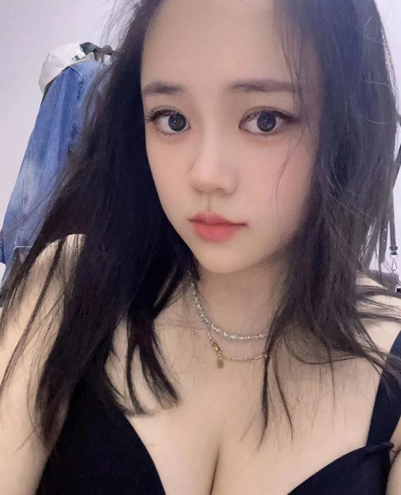 胸大奶子大秦淮瑞瑞