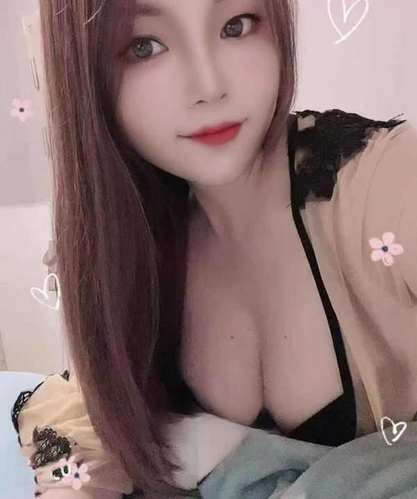 蜀山口活天花板丽妮