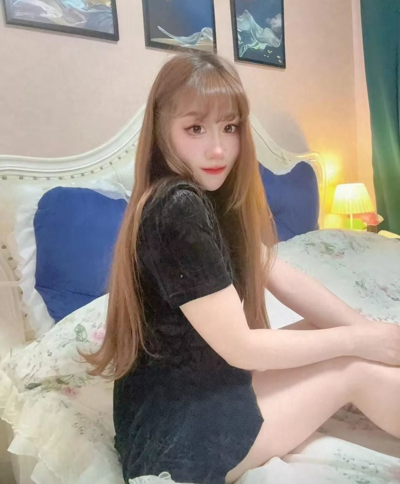 南京丰满潇怡小少妇