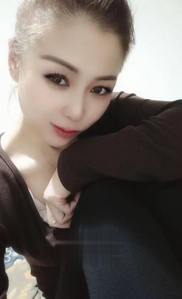 一个有点像刘涛的美女