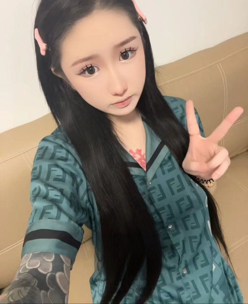 19岁嫩妹体验
