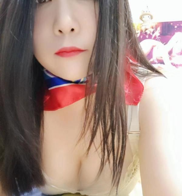 妩媚迷人的妹子