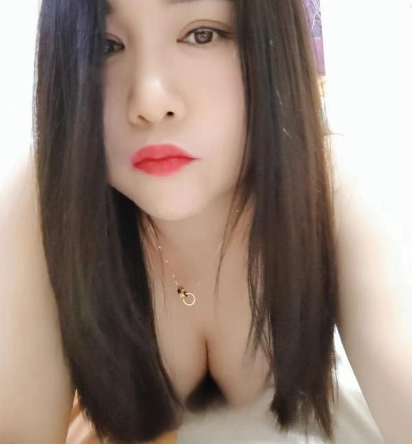 妩媚迷人的妹子
