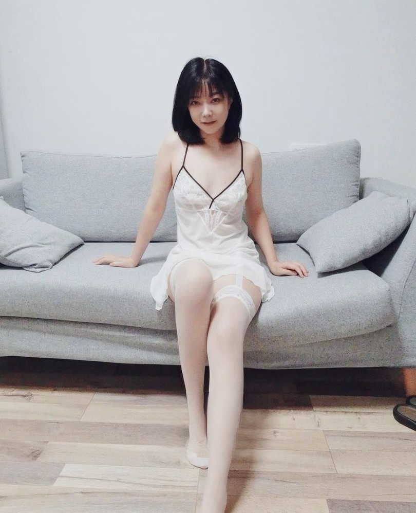 菀式舌吻情趣扮演安然
