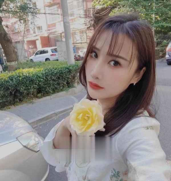 御姐范巧克力小姐姐