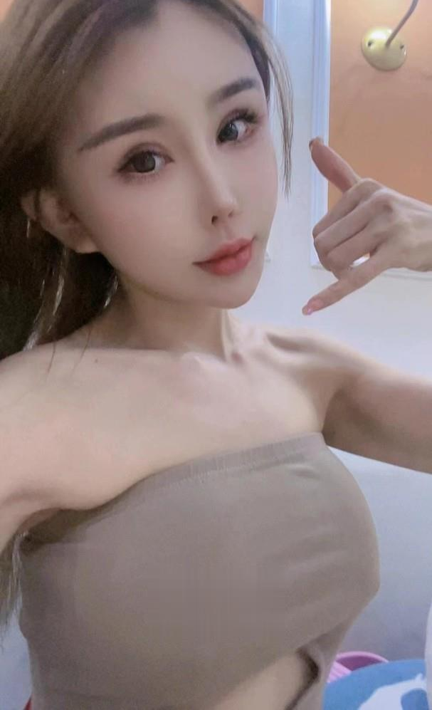 东站很骚的一个小姐姐