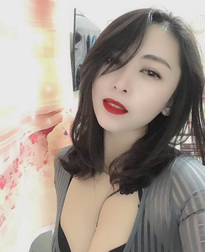 风情小颖