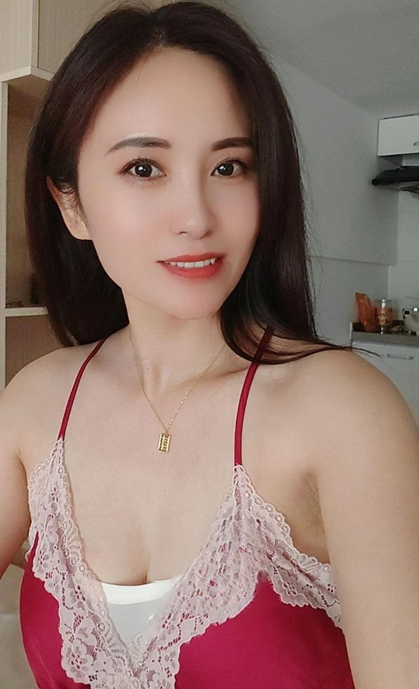 宝山优雅美少妇