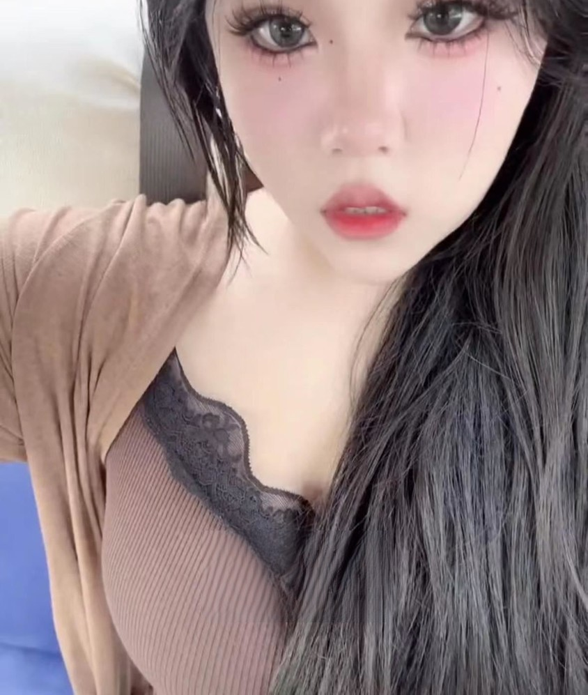 很骚的一个小姐姐