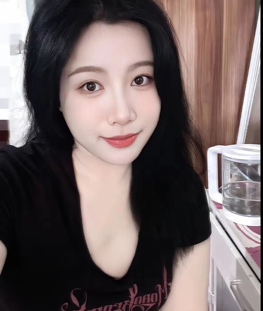 大胸尤物少妇