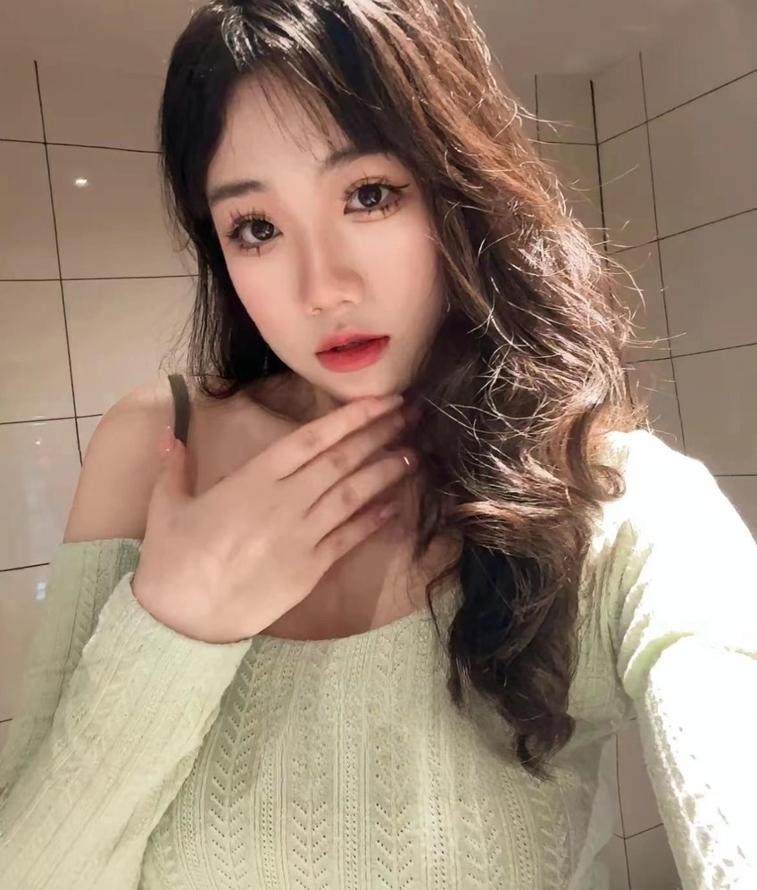 性感大胸御姐