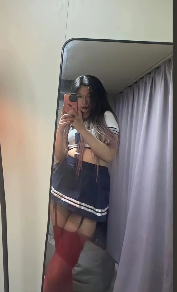 制服诱惑小骚货
