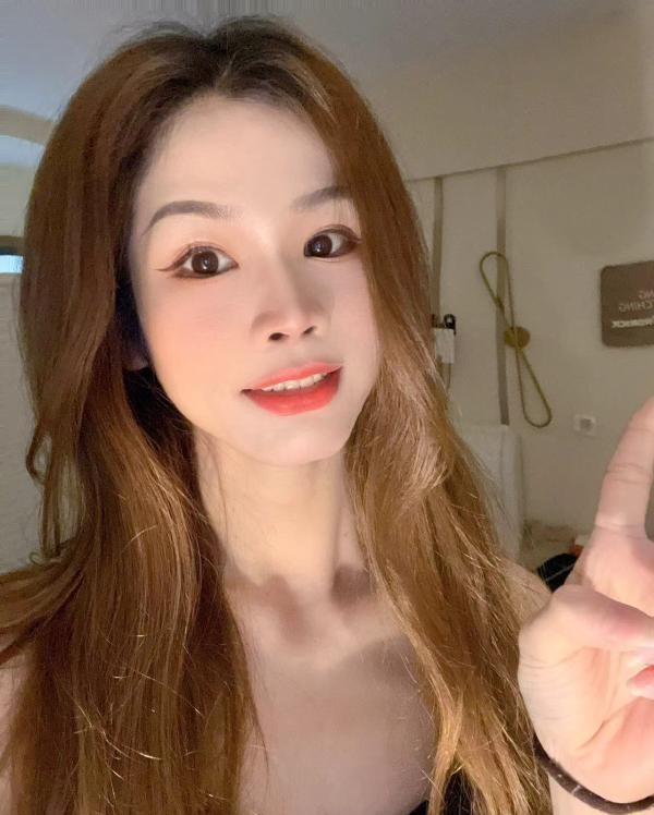 蜀山可舌吻小姐姐