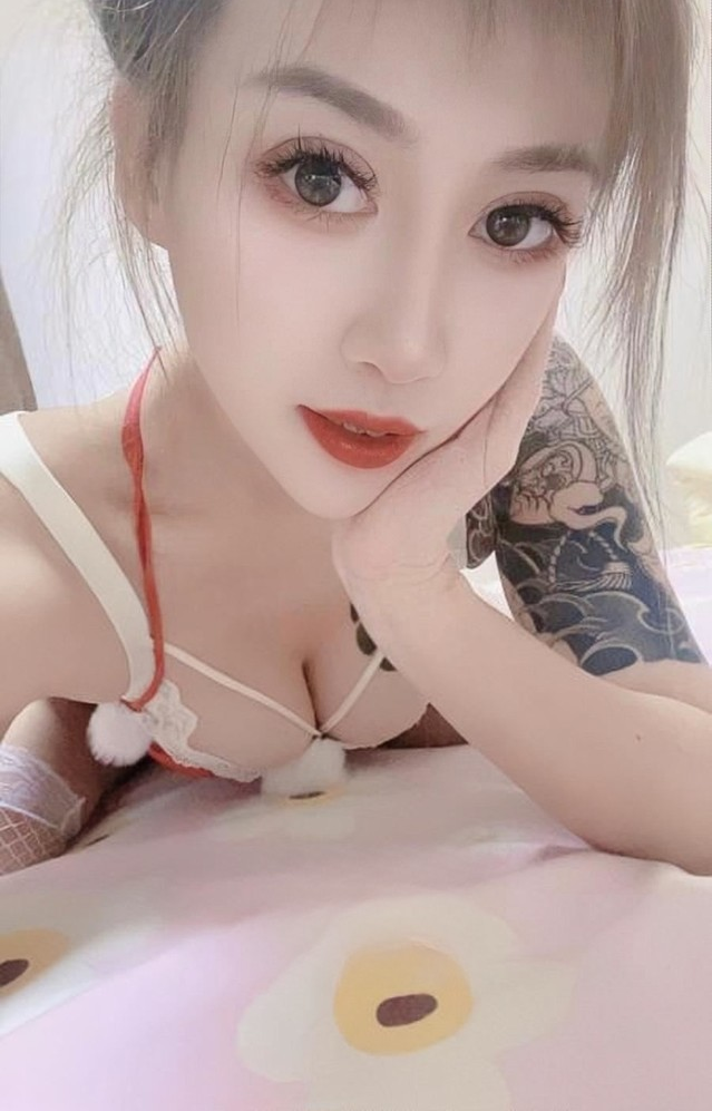 黄岛花臂骚女娜娜