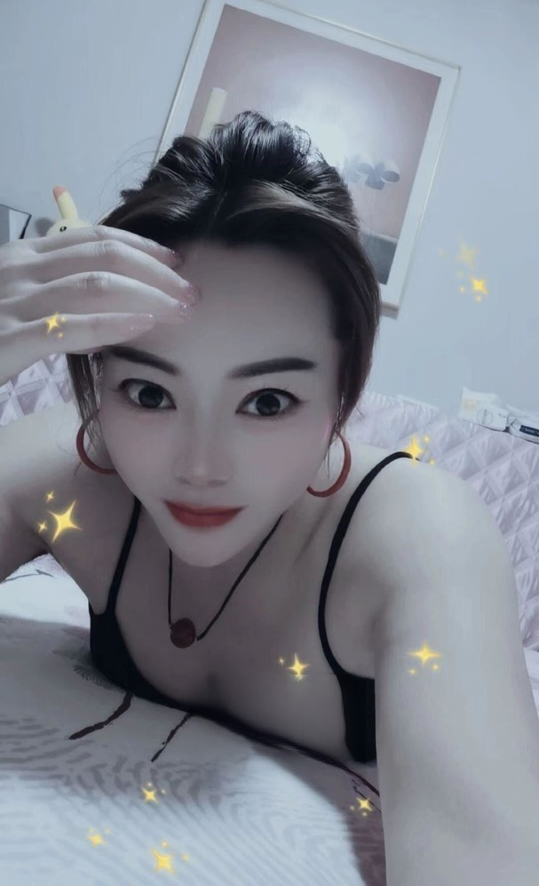 丰满肥臀容容